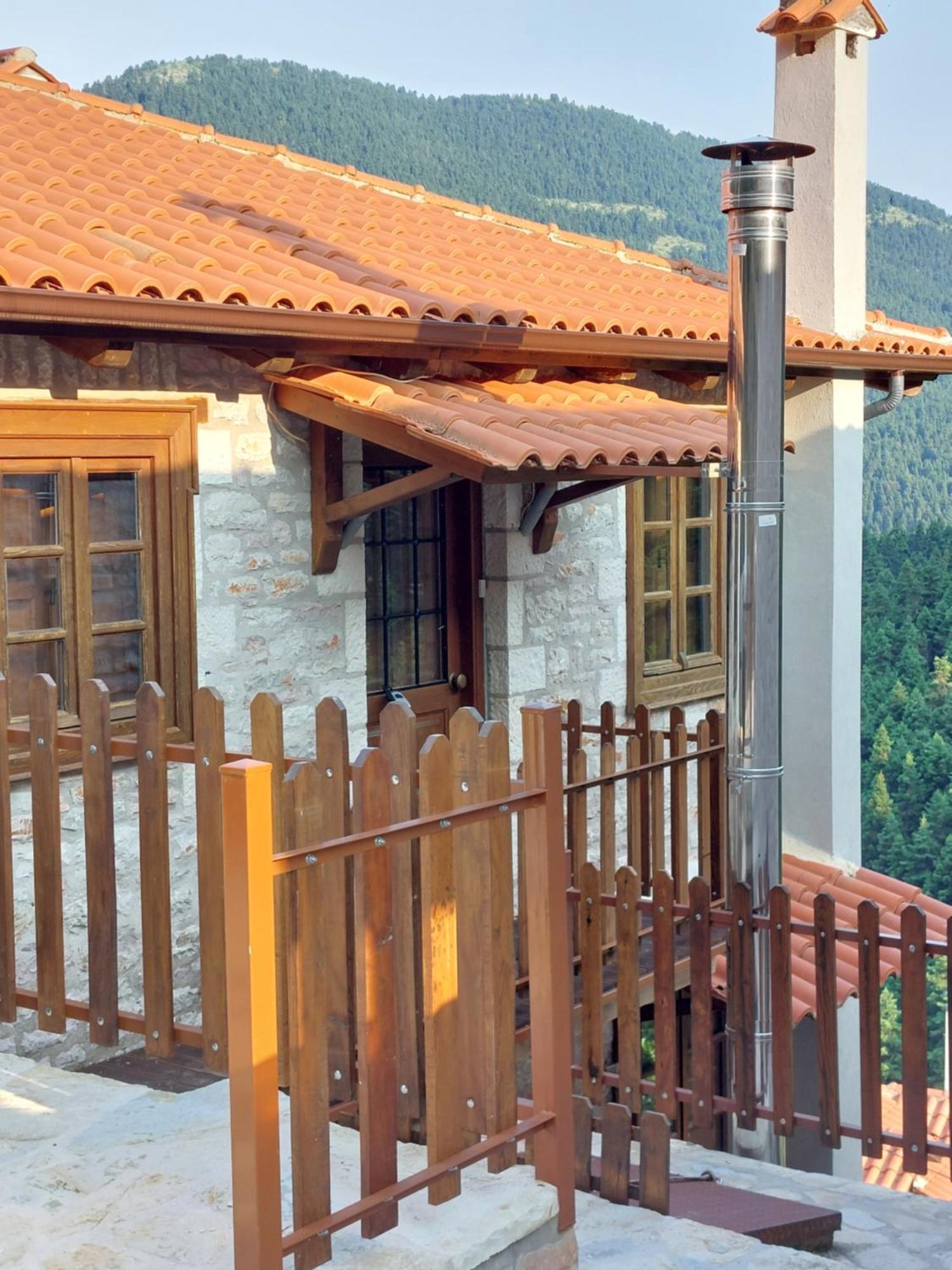 Villa Korfes-Κορφές Τριώροφη Βίλα Για Οικογένειες Και Παρέες Карпенисион Экстерьер фото